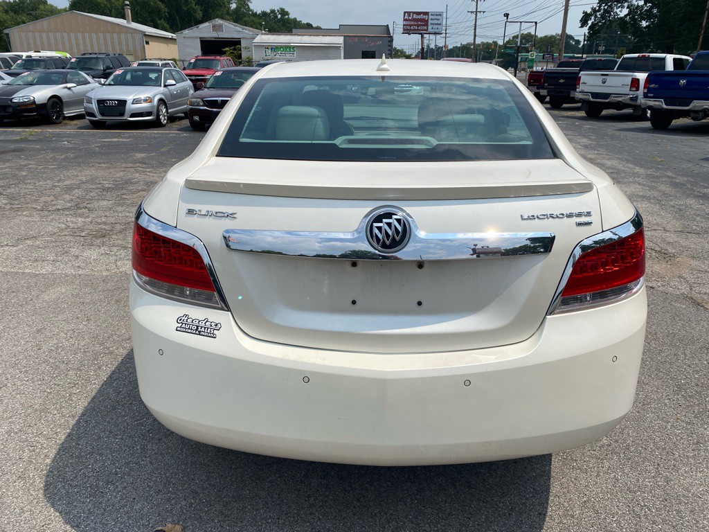 2011 Buick Lacrosse Image 3
