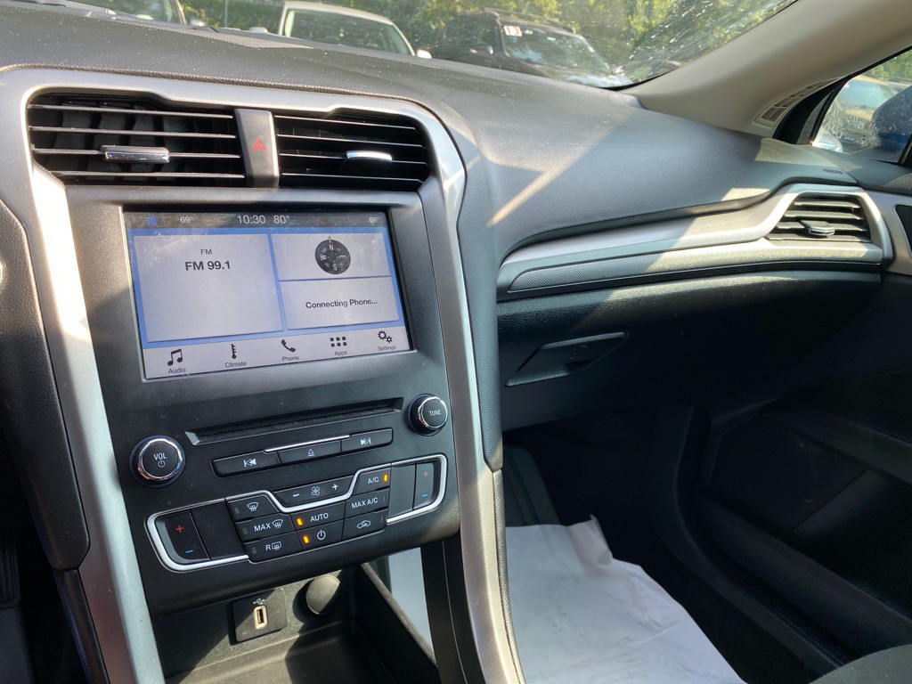 2018 Ford Fusion Image 12