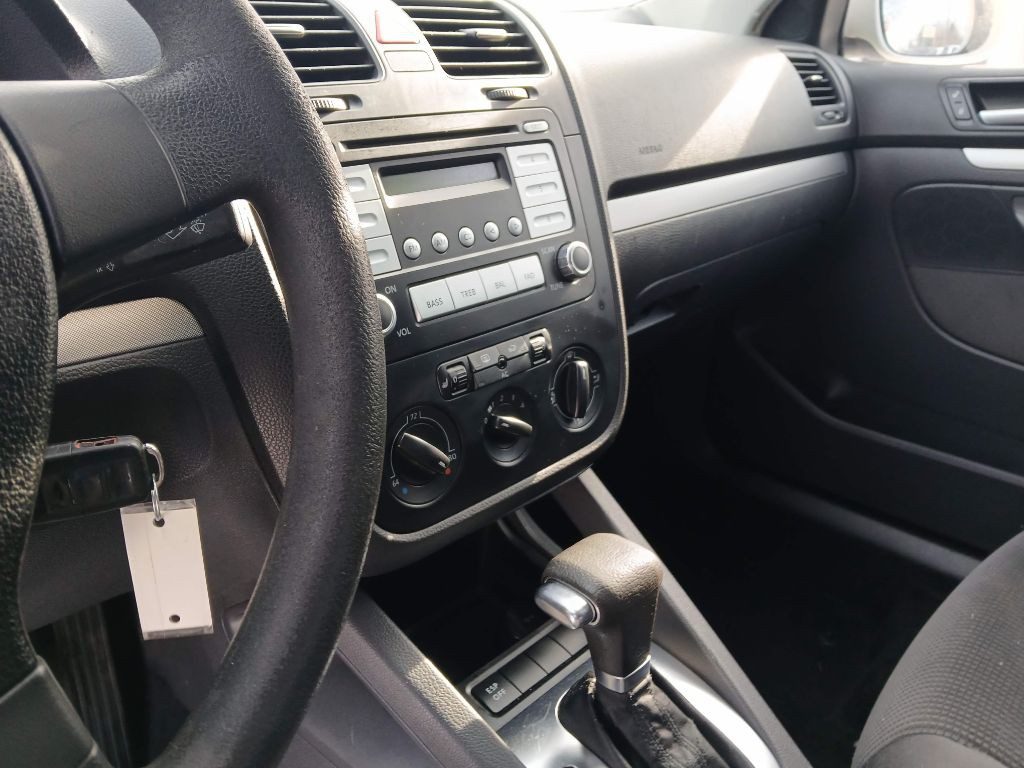 2009 Volkswagen Jetta Image 12