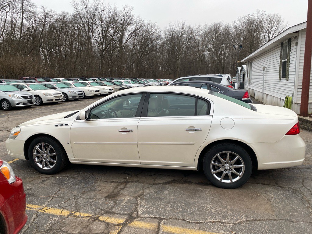 2008 Buick Lucerne Image 2