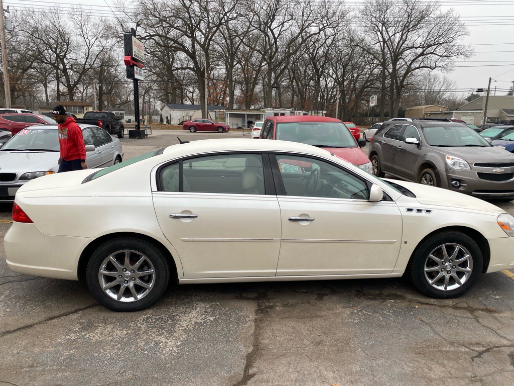 2008 Buick Lucerne Image 4