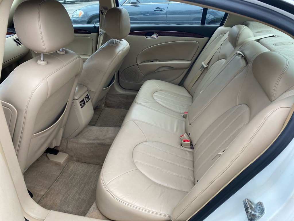 2008 Buick Lucerne Image 8