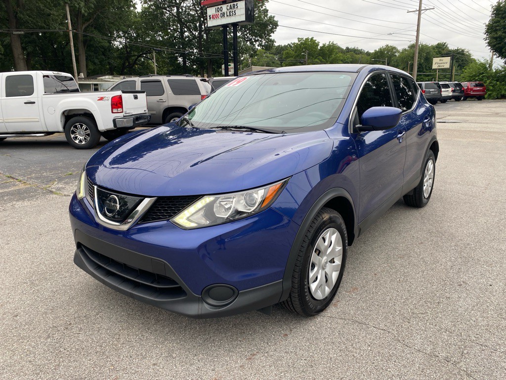 2019 Nissan Rogue Image 1