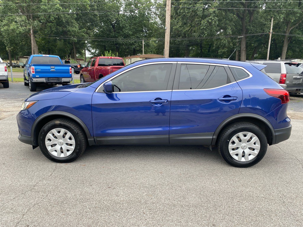 2019 Nissan Rogue Image 2
