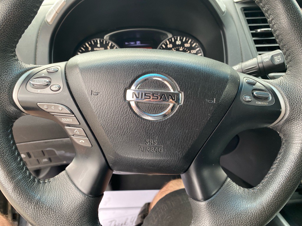 2016 Nissan Pathfinder Image 16