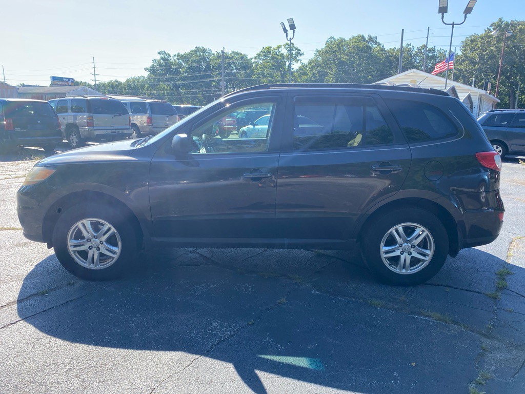 2011 Hyundai Santa Fe Image 2