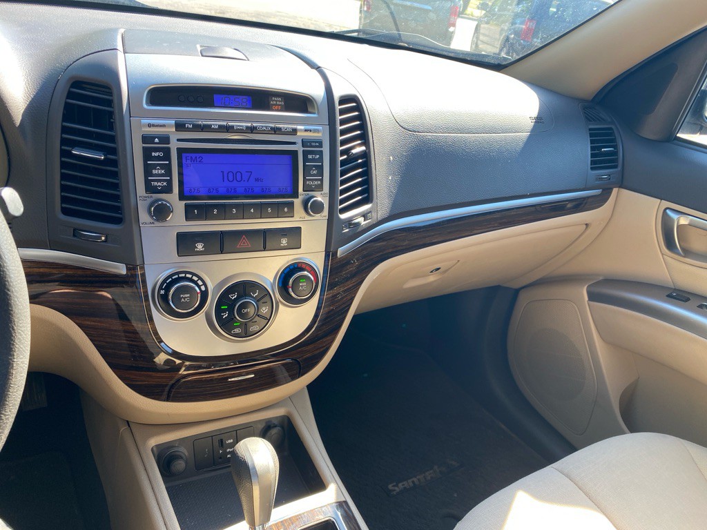 2011 Hyundai Santa Fe Image 11