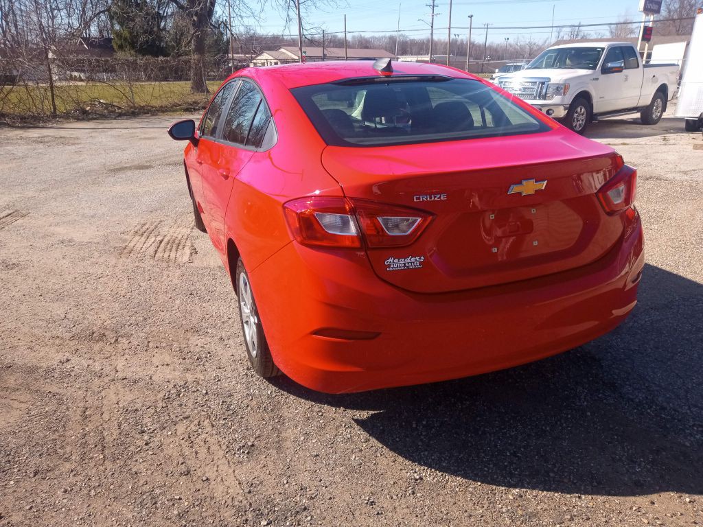 2018 Chevrolet Cruze Image 4