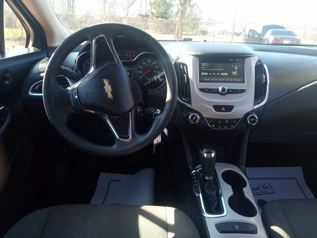 2018 Chevrolet Cruze Image 9