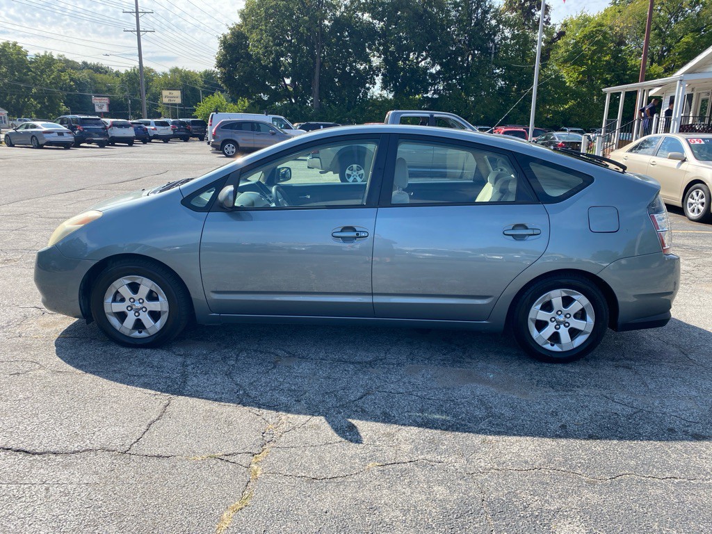 2005 Toyota Prius Image 2