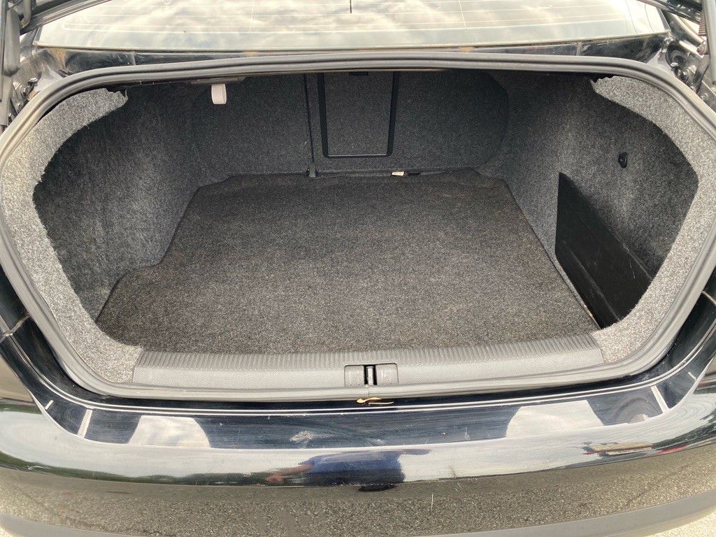 2010 Volkswagen Jetta Image 11