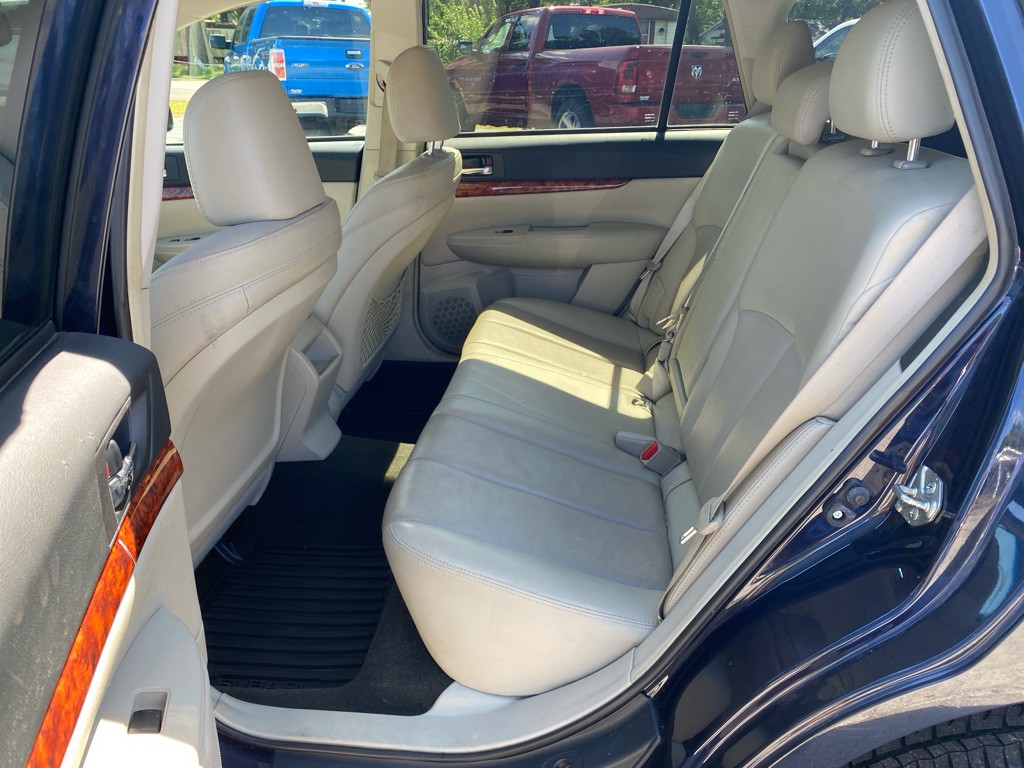 2012 Subaru Outback Image 10