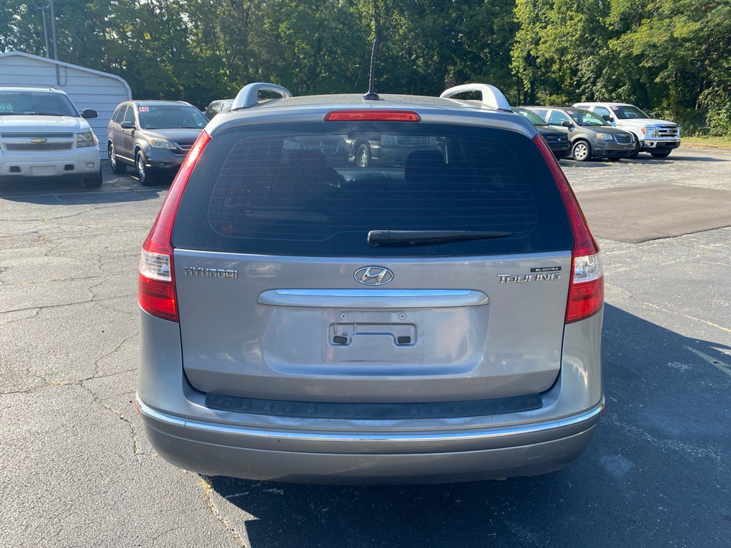 2011 Hyundai Elantra Image 3