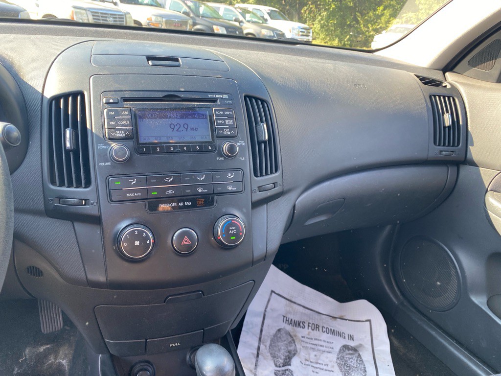 2011 Hyundai Elantra Image 12