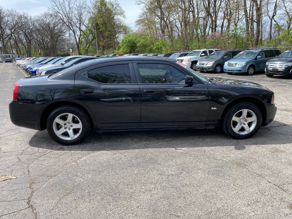 2010 Dodge Charger Image 4