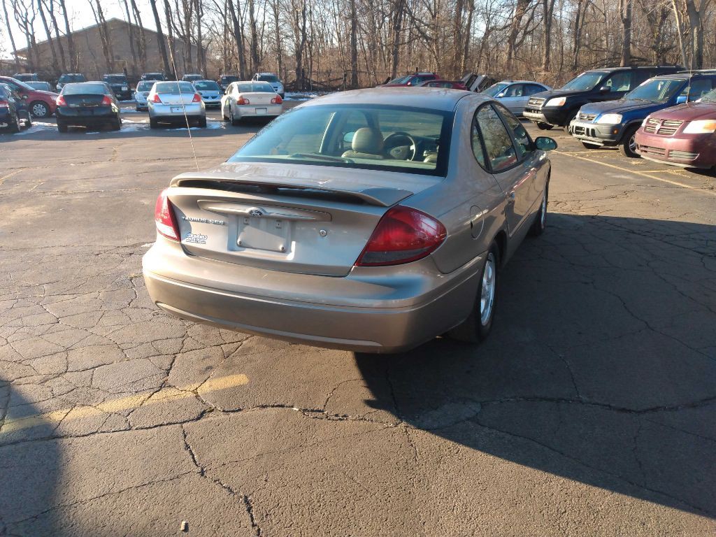 2004 Ford Taurus Image 5