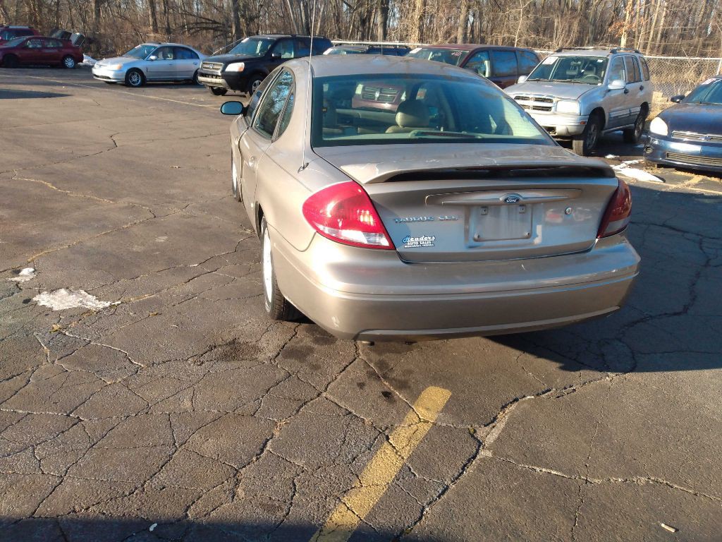2004 Ford Taurus Image 6