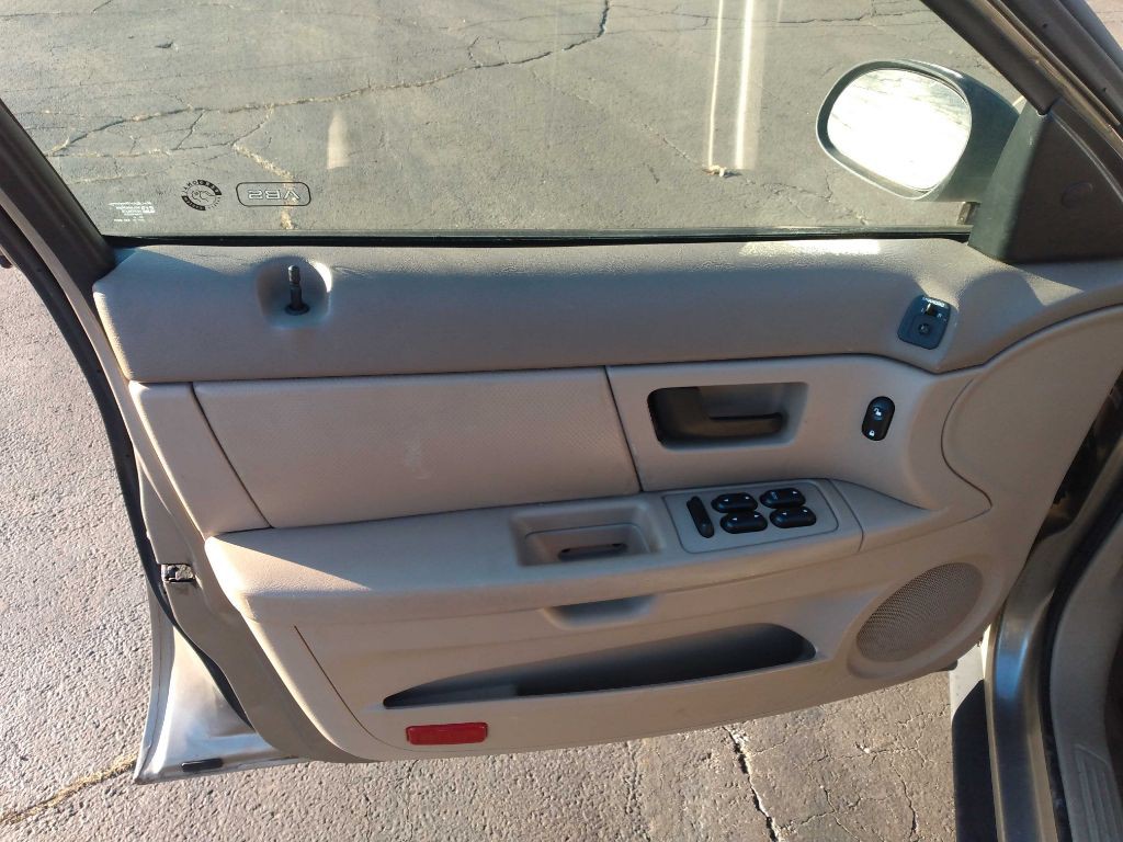 2004 Ford Taurus Image 7