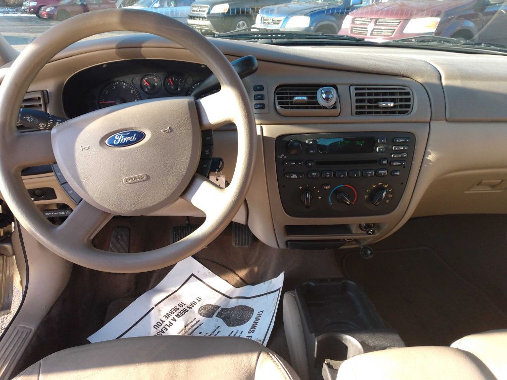 2004 Ford Taurus Image 11