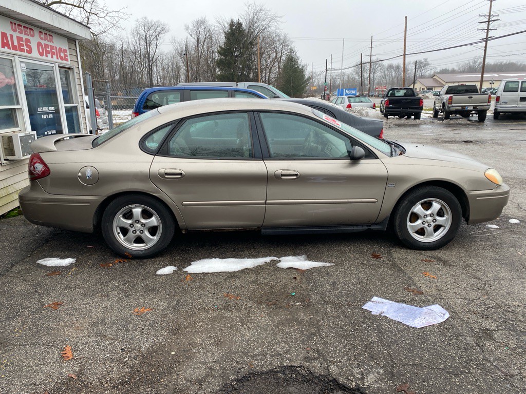2004 Ford Taurus Image 14