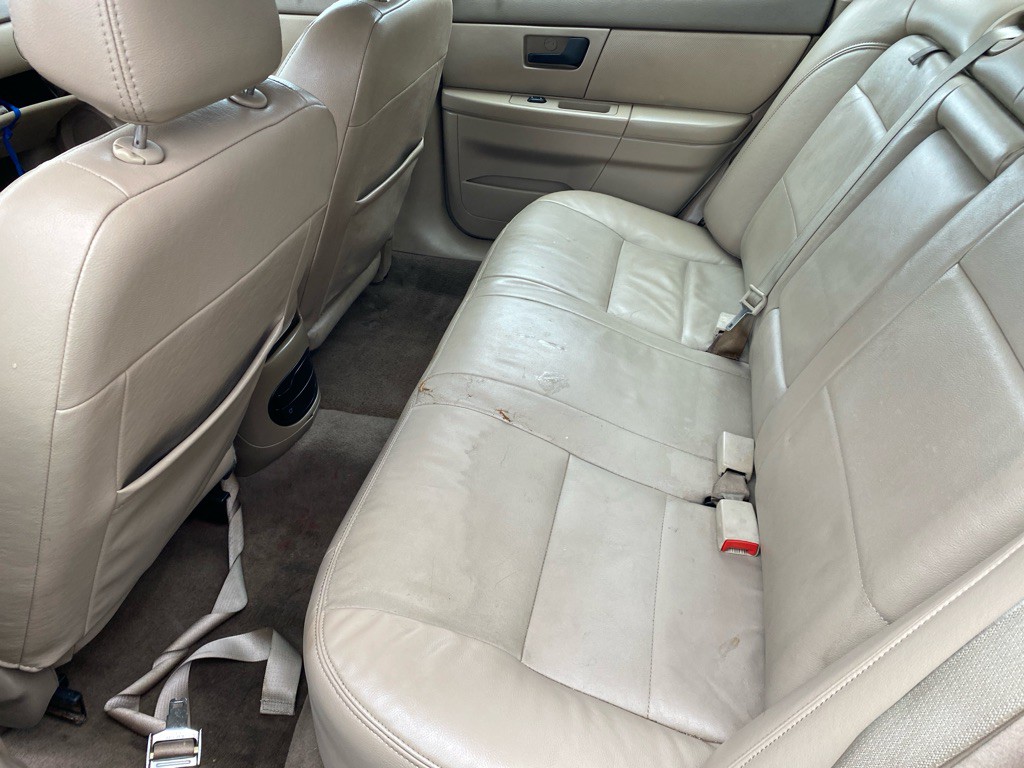 2004 Ford Taurus Image 18