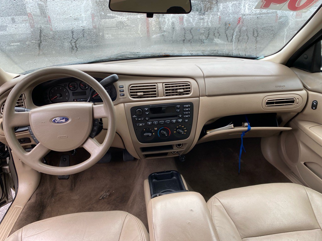 2004 Ford Taurus Image 19