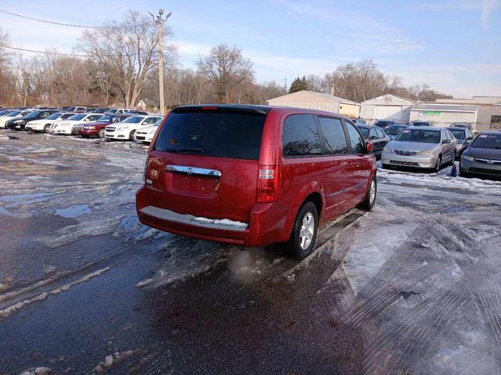 2008 Dodge Grand Caravan Image 2
