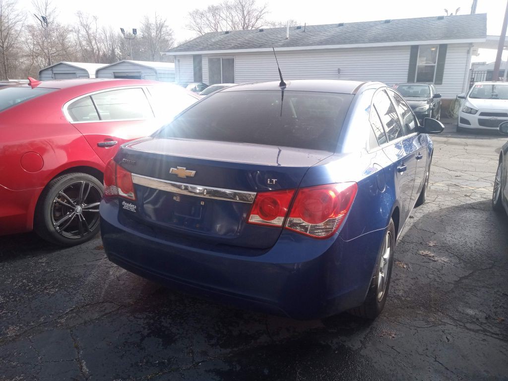 2012 Chevrolet Cruze Image 2