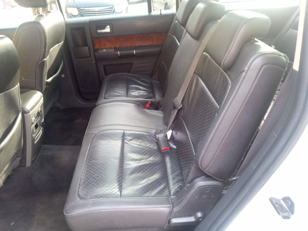 2010 Ford Flex Image 12