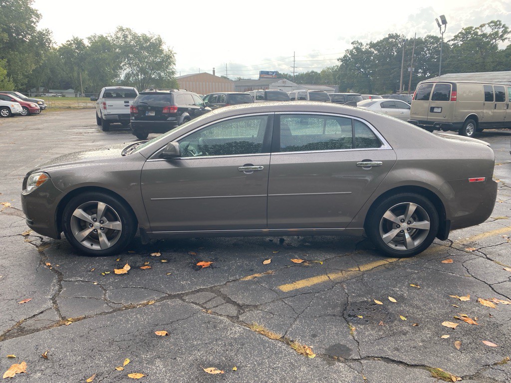 2012 Chevrolet Malibu Image 2