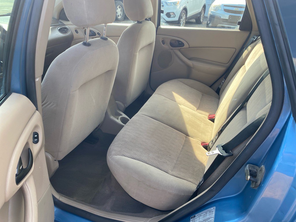2001 Ford Focus Image 10