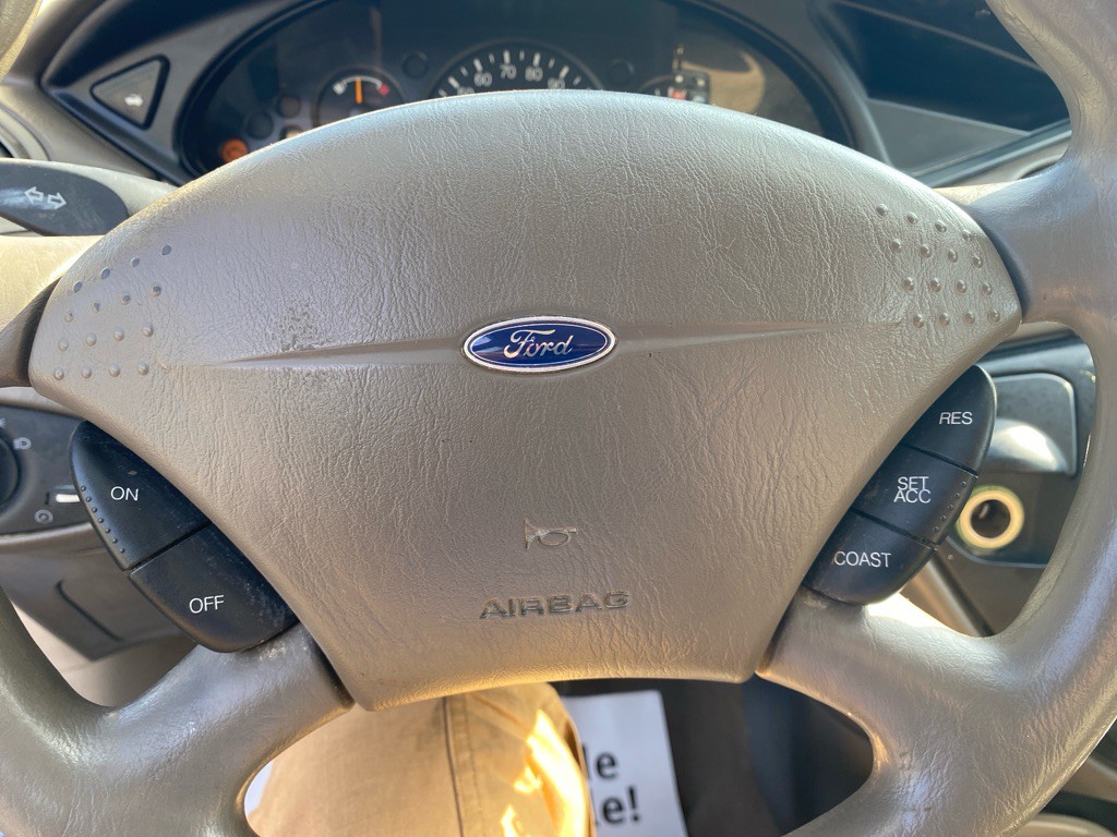 2001 Ford Focus Image 13