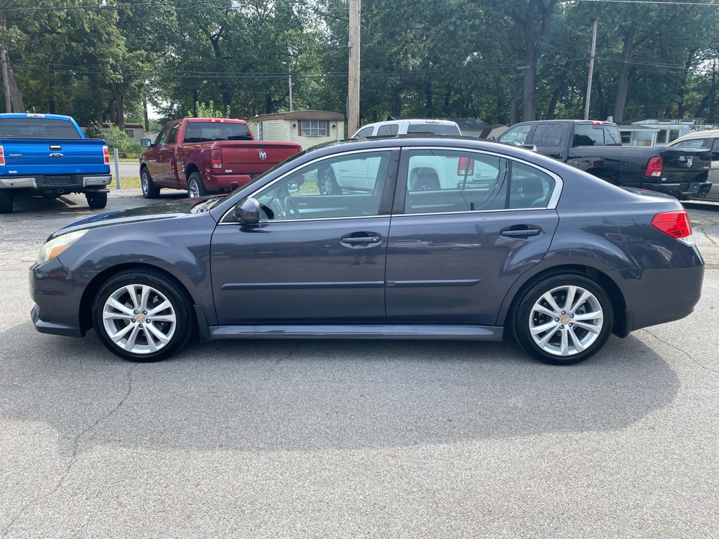 2013 Subaru Legacy Image 2