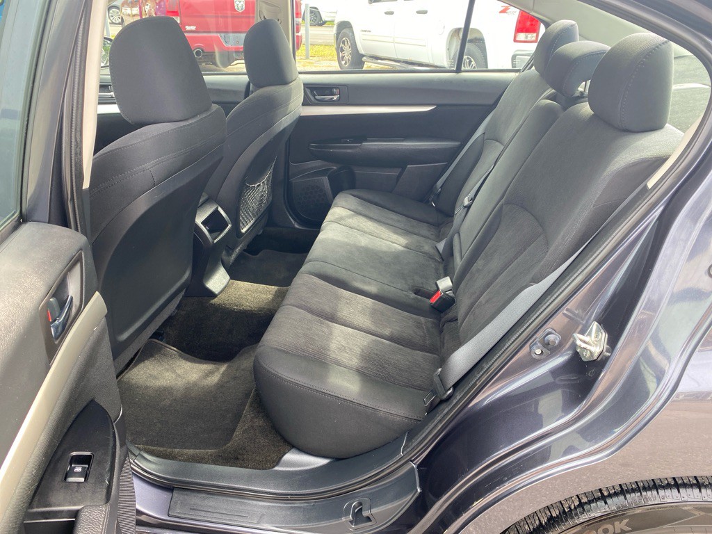 2013 Subaru Legacy Image 10