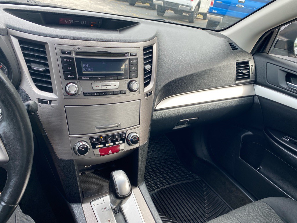 2013 Subaru Legacy Image 13