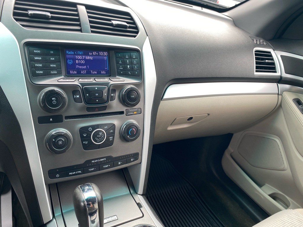 2013 Ford Explorer Image 14