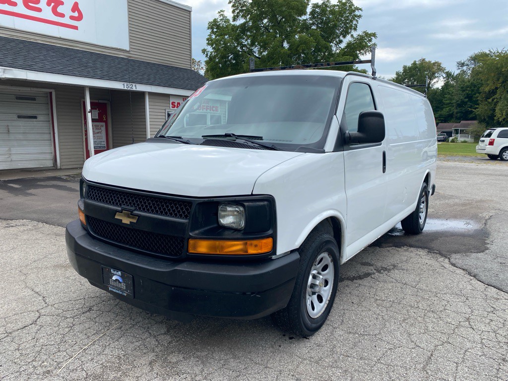2013 Chevrolet Express Image 1