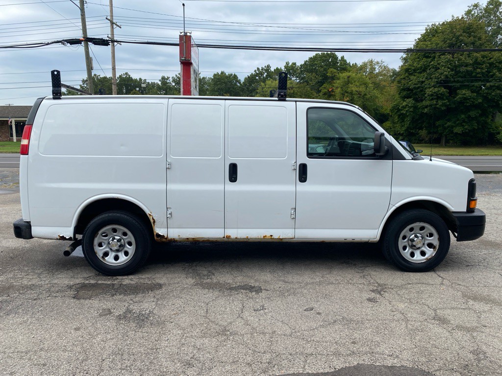 2013 Chevrolet Express Image 4