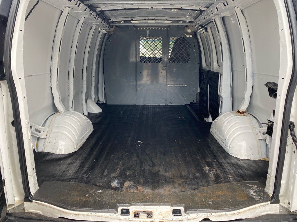 2013 Chevrolet Express Image 11