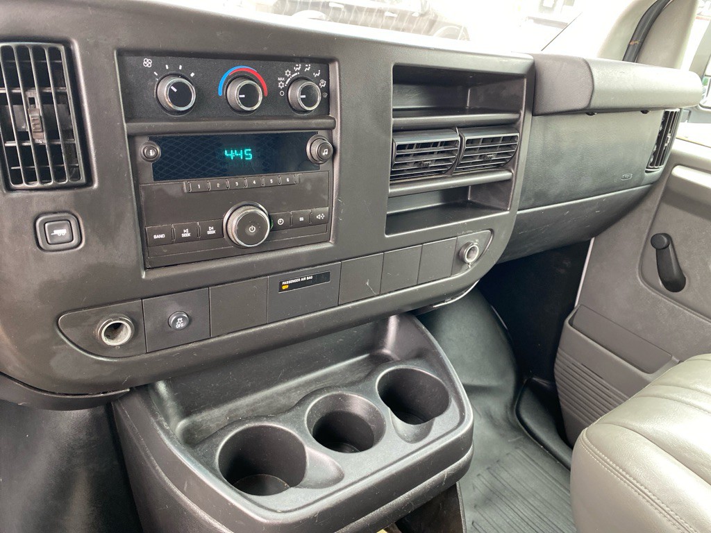2013 Chevrolet Express Image 12