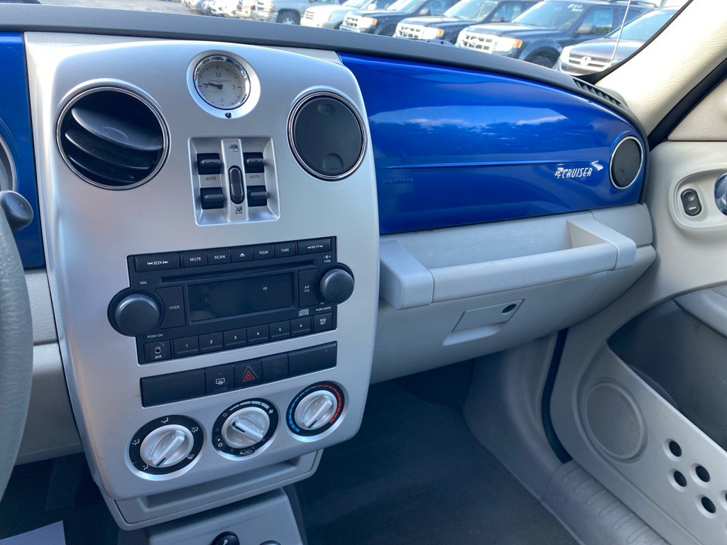 2006 Chrysler PT Cruiser Image 12