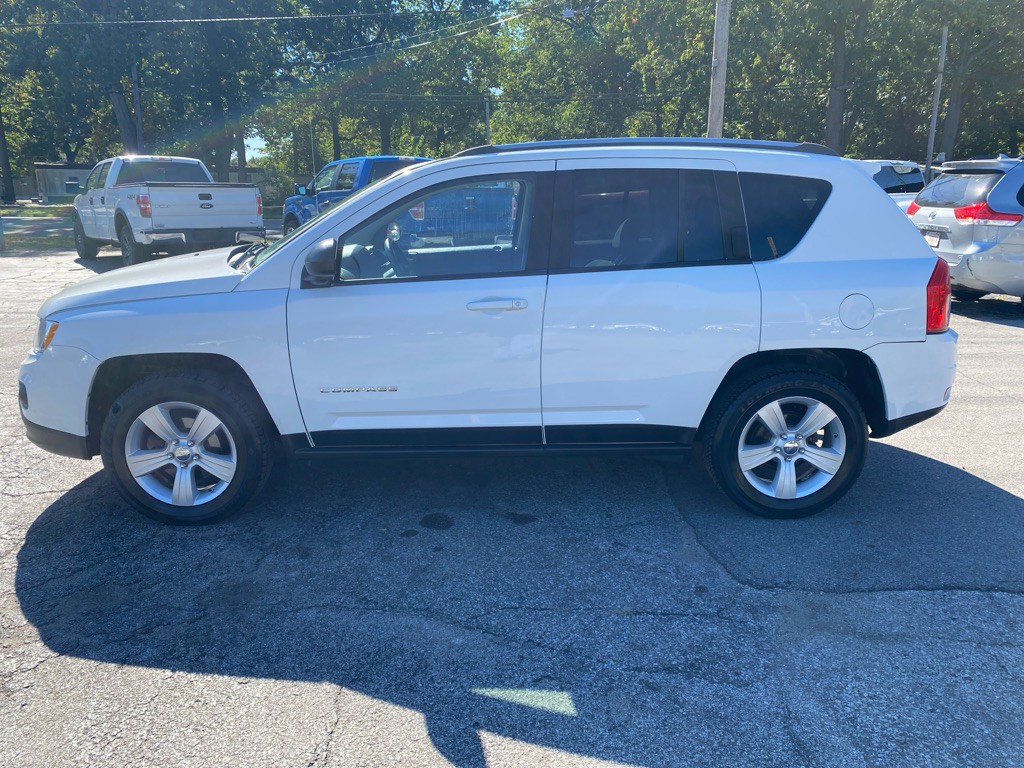 2012 Jeep Compass Image 2