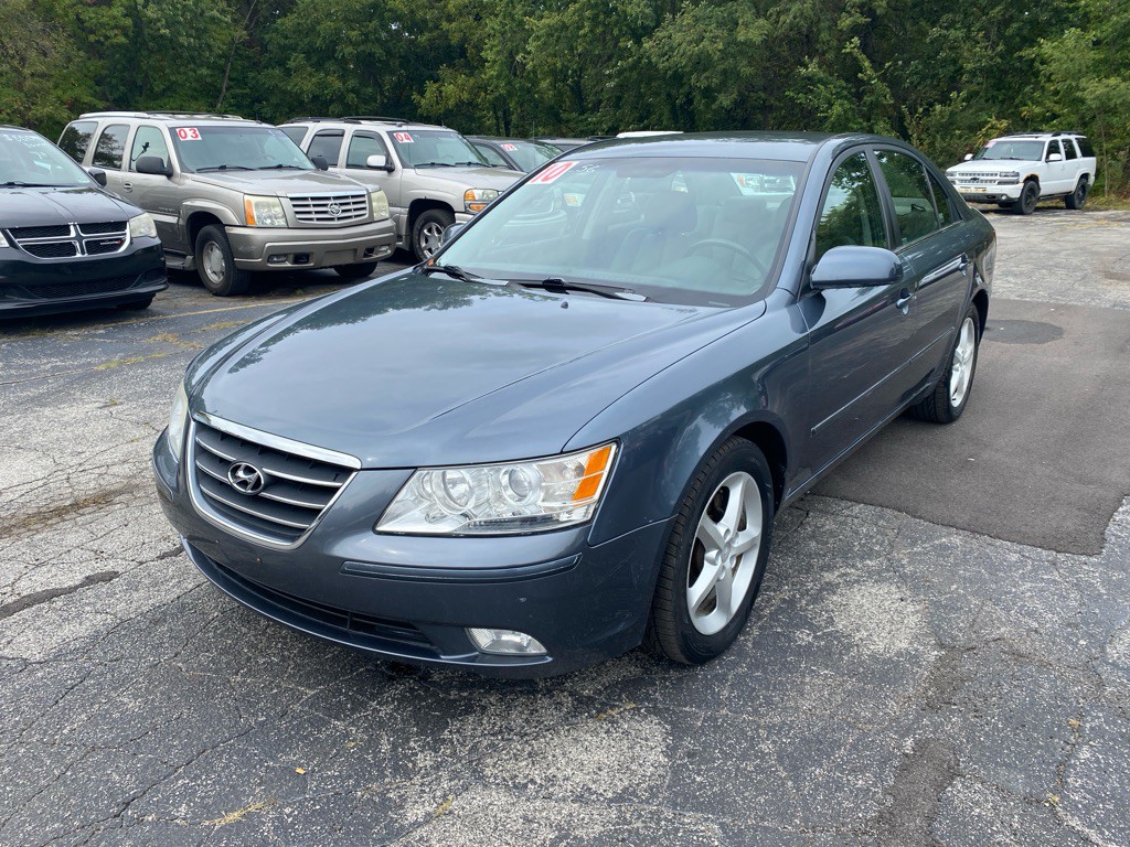 2010 Hyundai Sonata Image 1