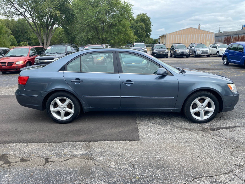 2010 Hyundai Sonata Image 4