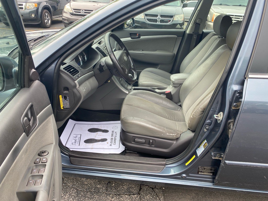 2010 Hyundai Sonata Image 9
