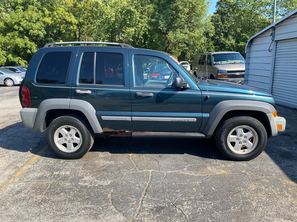 2005 Jeep Liberty Image 4