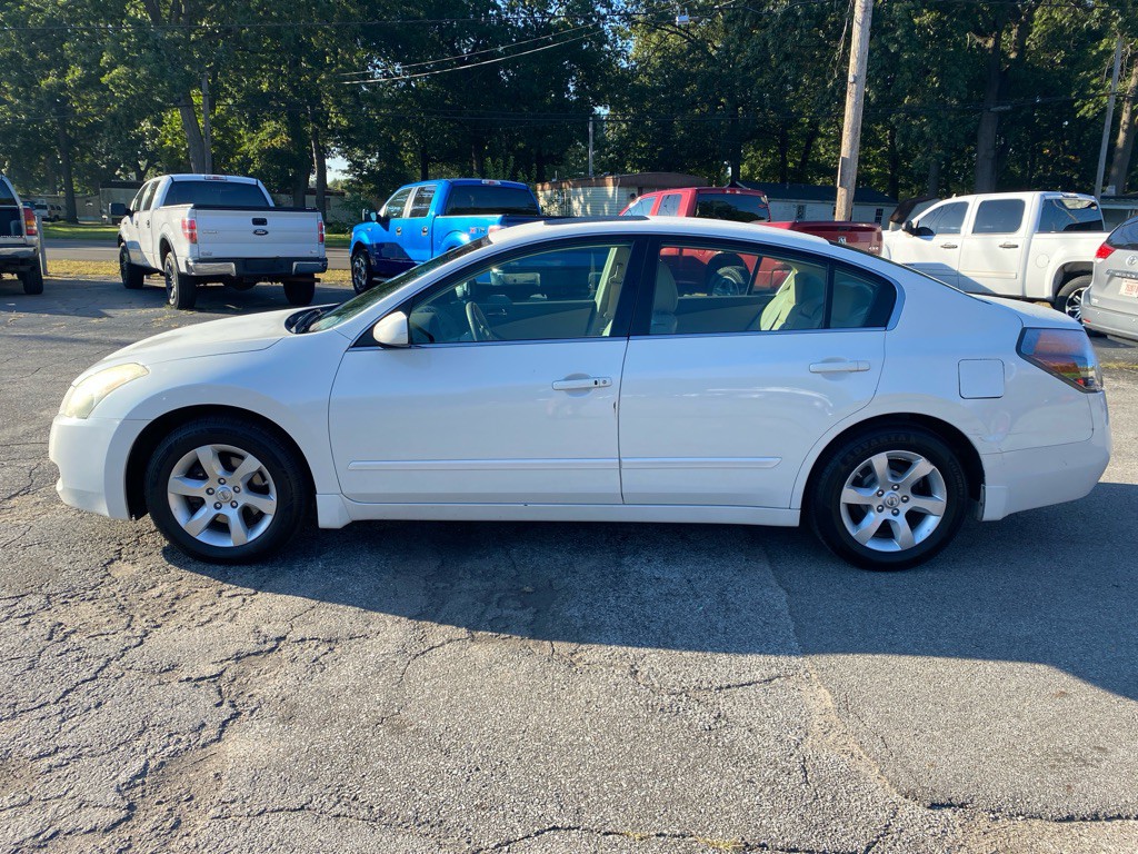 2009 Nissan Altima Image 2