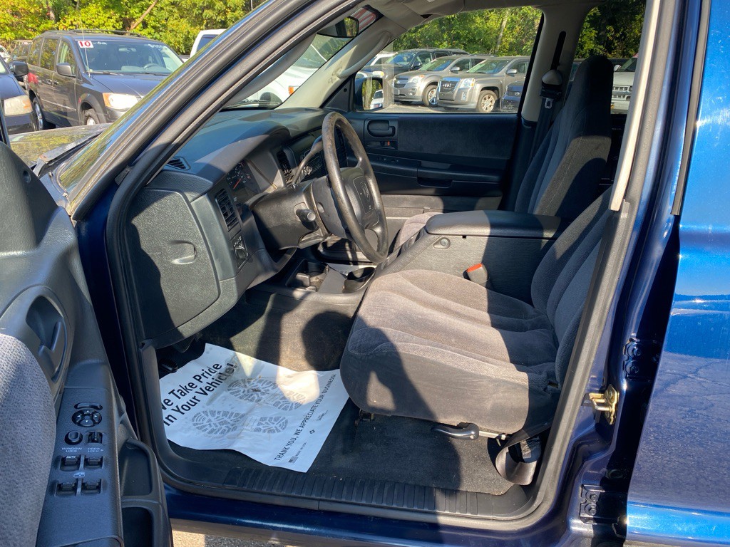 2004 Dodge Dakota Image 8