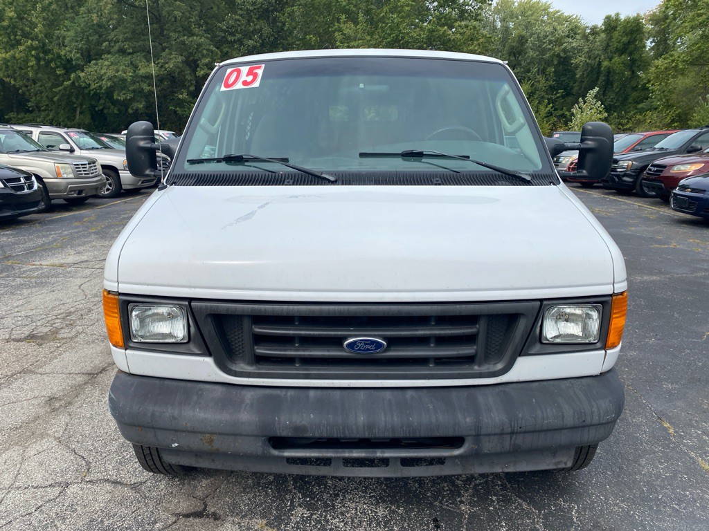 2005 Ford Econoline Image 6