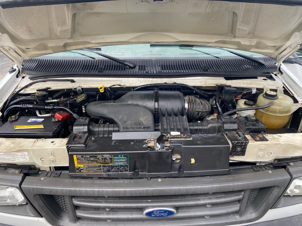 2005 Ford Econoline Image 8